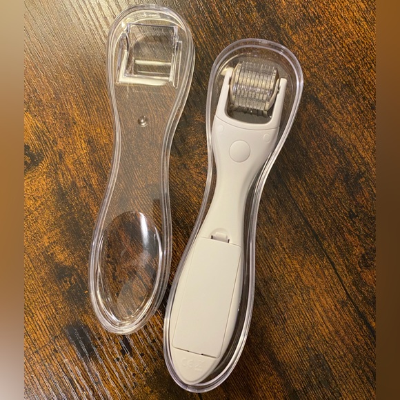 GLOPRO Facial Microneedling Tool - Picture 6 of 10